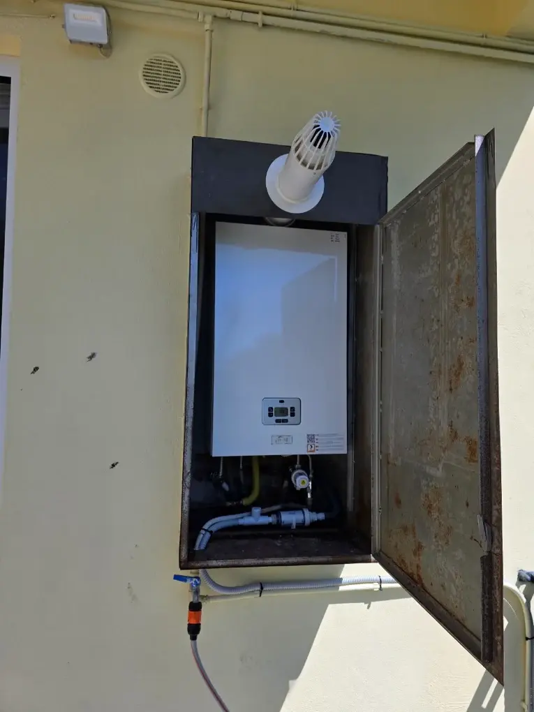 Caldaia installata in armadio esterno